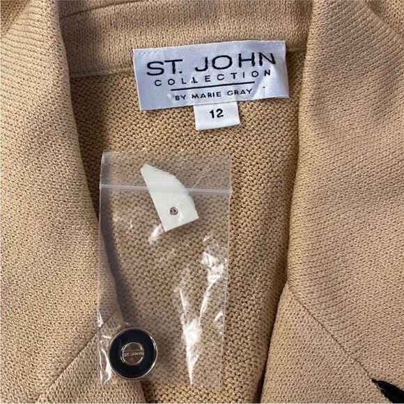 St. John Collection Elegant Women's Cream Blazer with Black Trim, US12 - Picture 9 of 9